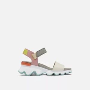Sorel Kinetic Sandal Size 10 (No I won’t send pics privately)